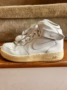 Women’s Air Force 1 Hightop shoes